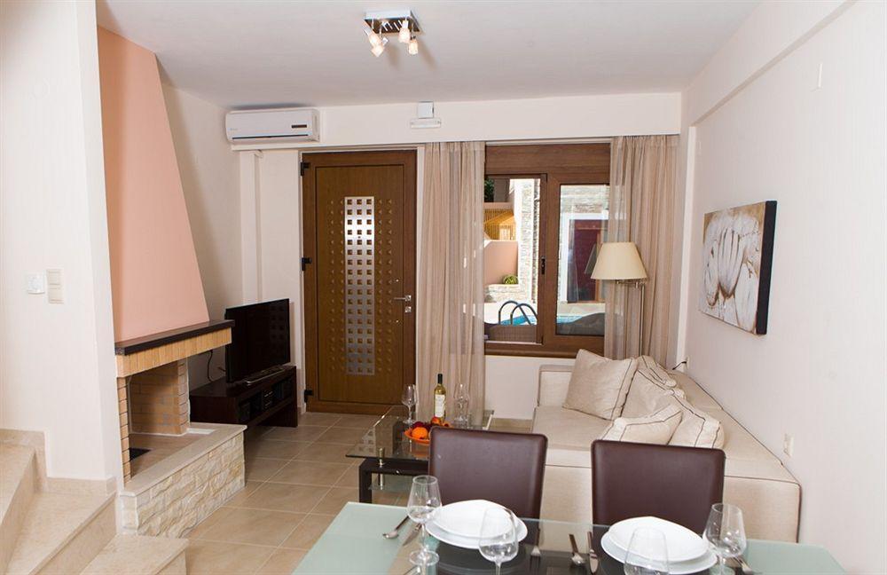 Pantheon Villas & Suites Vlikhádha Eksteriør billede